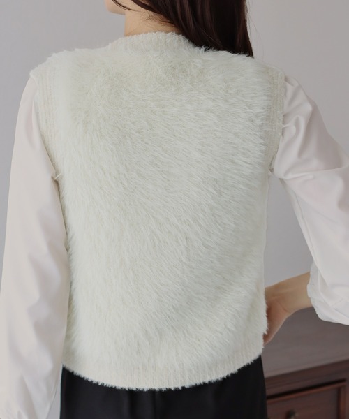 BLUEEAST（ブルーイースト）の「【ロングシーズン活躍】シャギーニットベスト（ベスト・レディース・アイボリー/ブラウン/チャコールグレー/ベージュ/ブラック・MEDIUM）」の8枚目の写真