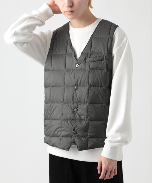 TAION(タイオン)の「【TAION】TAION-003 V NECK BUTTON DOWN GILET(ベスト・メンズ・ブラック/ダークネイビー/ダークブラウン/ダークグレー・XL/M/L/S)」の1枚目の写真