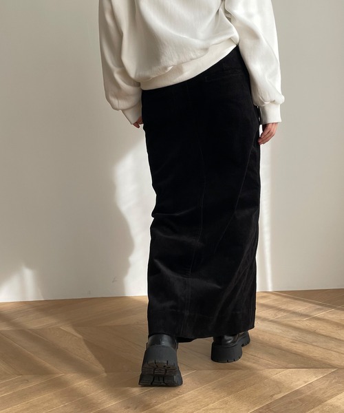 CANAL JEAN（キャナルジーン）の「RCW BLUE LABEL　コーデュロイロングスカート（スカート・レディース・ブラック/ブラウン・36/38）」の4枚目の写真