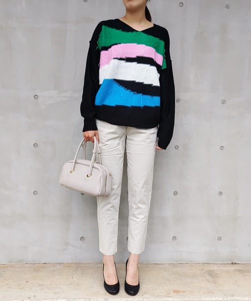 Q（キュー）の「4色ニュアンスカラーニット（ニット/セーター・レディース・ブラック/ホワイト・MEDIUM）」の21枚目の写真