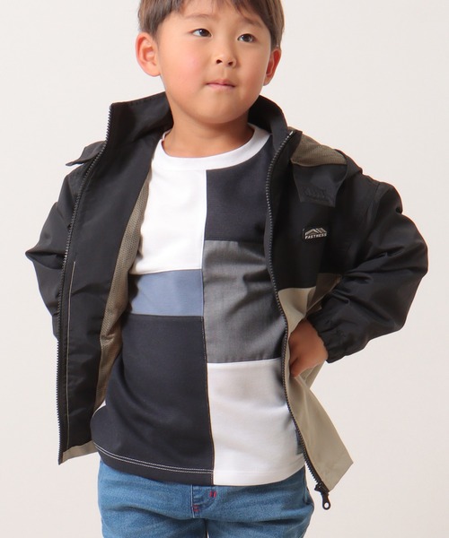 ikka(イッカ)の「フード脱着裏メッシュマウンテンパーカー(120~160cm)(マウンテンパーカー・キッズ・ブルー/ブラック・150/140/160/130/120)」の3枚目の写真