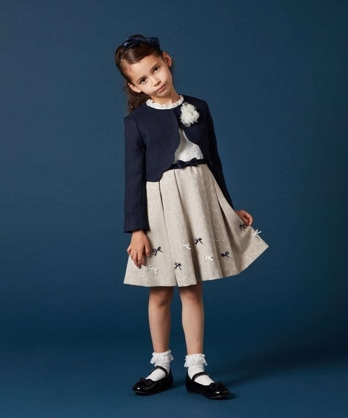 a.v.v（アーヴェヴェ）の「[KIDS]フリルリボンカチューシャ（カチューシャ・キッズ・ブラック/アイボリー/ネイビー・120）」の4枚目の写真