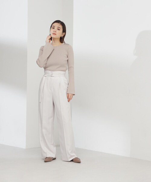 NATURAL BEAUTY BASIC（ナチュラルビューティーベーシック）の「◇＜パウダリーツイルシリーズ＞タックワイドパンツ（その他パンツ・レディース・ベージュ/グレー/オフホワイト・SMALL/MEDIUM）」の5枚目の写真