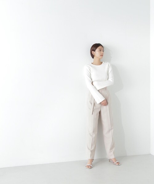 NATURAL BEAUTY BASIC（ナチュラルビューティーベーシック）の「◇＜パウダリーツイルシリーズ＞タックワイドパンツ（その他パンツ・レディース・ベージュ/グレー/オフホワイト・SMALL/MEDIUM）」の6枚目の写真