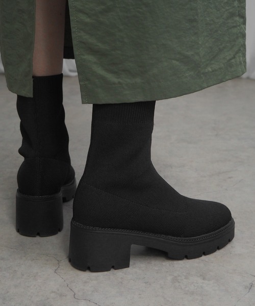 minia(ミニア)の「プラットフォームニットブーツ(ブーツ・レディース・ブラック/アイボリー・L/M)」の4枚目の写真