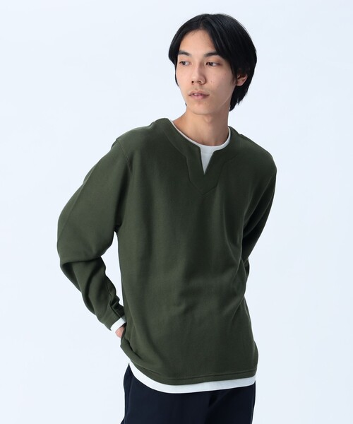 BEAMS HEART（ビームスハート）の「【ユニセックス】スリットネック フェイクレイヤー ロングスリーブ（Tシャツ/カットソー・メンズ・ネイビー/ナチュラル/オリーブ・L/M/XL/S）」の11枚目の写真