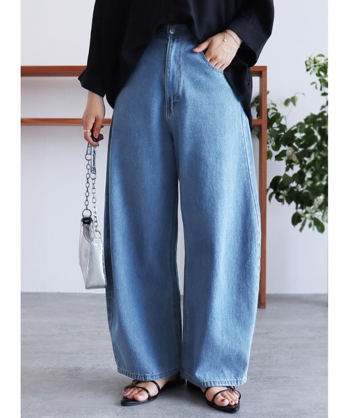 reca（レカ）の「デニムカーブパンツ（デニムパンツ・レディース・ブルー/ネイビー・M/L）」の2枚目の写真