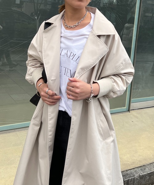 un dix cors（アンディコール）の「エステルニット切替コート（トレンチコート・レディース・ネイビー/グレイッシュベージュ・FREE）」の11枚目の写真