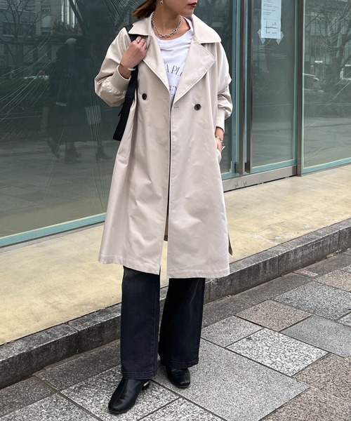 un dix cors（アンディコール）の「エステルニット切替コート（トレンチコート・レディース・ネイビー/グレイッシュベージュ・FREE）」の13枚目の写真