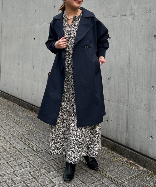 un dix cors（アンディコール）の「エステルニット切替コート（トレンチコート・レディース・ネイビー/グレイッシュベージュ・FREE）」の3枚目の写真