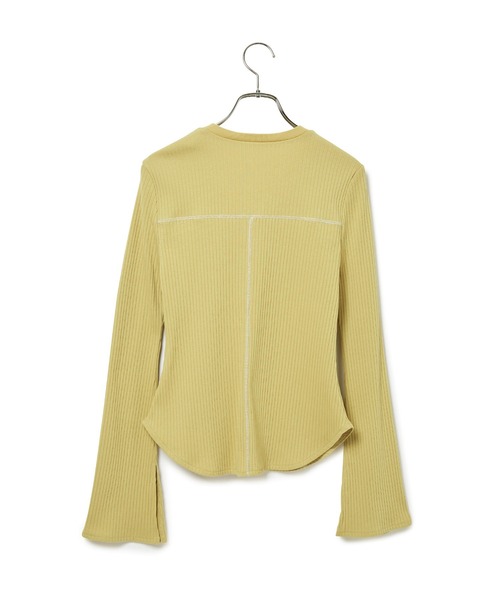 ADAM ET ROPE'(アダムエロペ)の「【WEB限定】フレアスリーブフロントホックロンT(Tシャツ/カットソー・レディース・ブラック/オフホワイト/オリーブ・FREE)」の18枚目の写真