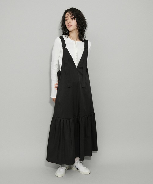 ADAM ET ROPE'(アダムエロペ)の「【WEB限定】フレアスリーブフロントホックロンT(Tシャツ/カットソー・レディース・ブラック/オフホワイト/オリーブ・FREE)」の6枚目の写真