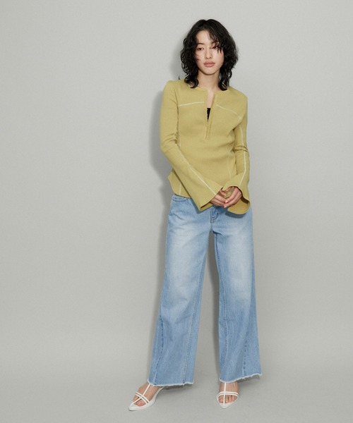 ADAM ET ROPE'(アダムエロペ)の「【WEB限定】フレアスリーブフロントホックロンT(Tシャツ/カットソー・レディース・ブラック/オフホワイト/オリーブ・FREE)」の12枚目の写真