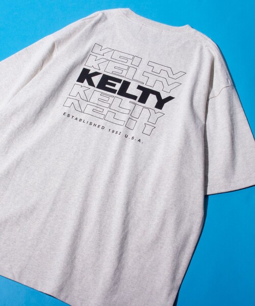 KELTY(ケルティ)の「【限定展開】【KELTY×GLOSTER】別注 バックタイポロゴプリントTシャツ ワンポイントワッペン(Tシャツ/カットソー・メンズ・ホワイト/アッシュグレー/ブラック/グレイッシュベージュ・S/M/L)」の4枚目の写真