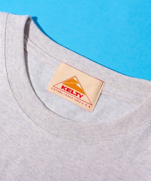 KELTY(ケルティ)の「【限定展開】【KELTY×GLOSTER】別注 バックタイポロゴプリントTシャツ ワンポイントワッペン(Tシャツ/カットソー・メンズ・ホワイト/アッシュグレー/ブラック/グレイッシュベージュ・S/M/L)」の17枚目の写真