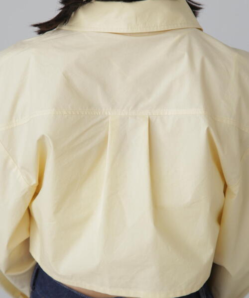 FREE'S MART（フリーズマート）の「ショート丈タックボリュームスリーブシャツ（シャツ/ブラウス・レディース・ブルー/ホワイト/イエロー・FREE）」の13枚目の写真