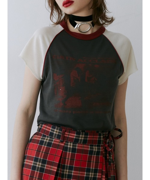 jouetie（ジュエティ）の「ラグランフィットTシャツ（Tシャツ/カットソー・レディース・ブラック/イエロー/アイボリー・MEDIUM）」の2枚目の写真