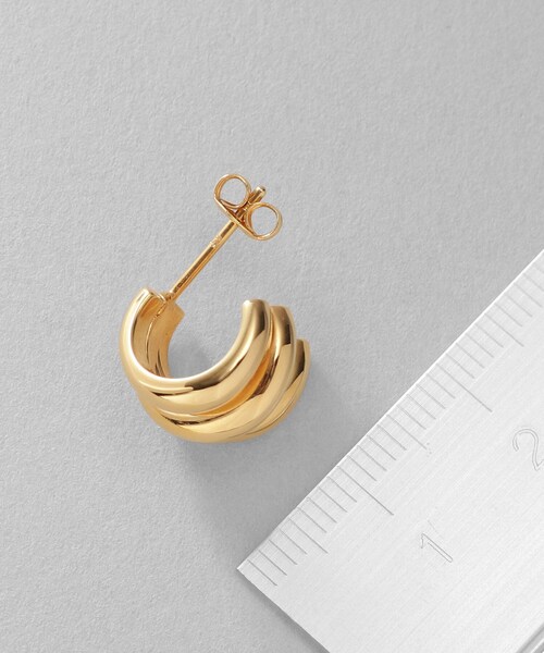 COCOSHNIK ONKITSCH(ココシュニックオンキッチュ)の「シルバー スモールフープ トリプルカーブピアス GP(ピアス(両耳用)・レディース・ゴールド・00)」の4枚目の写真
