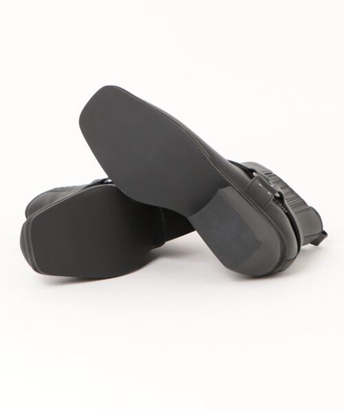 BENETTON (UNITED COLORS OF BENETTON)（ベネトンユナイテッドカラーズオブベネトン）の「メタルパーツベルトショートブーツ（ブーツ・レディース・ブラック・38/37/36/39）」の3枚目の写真