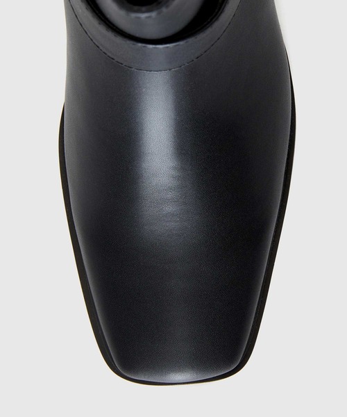 BENETTON (UNITED COLORS OF BENETTON)（ベネトンユナイテッドカラーズオブベネトン）の「メタルパーツベルトショートブーツ（ブーツ・レディース・ブラック・38/37/36/39）」の6枚目の写真