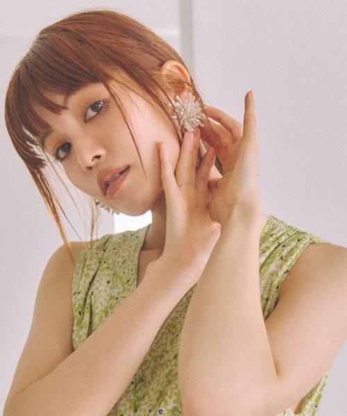 FRAY I.D(フレイアイディー)の「シャワーパールイヤリング(イヤリング・レディース・ホワイト/シルバー・FREE)」の2枚目の写真