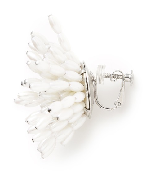 FRAY I.D(フレイアイディー)の「シャワーパールイヤリング(イヤリング・レディース・ホワイト/シルバー・FREE)」の4枚目の写真