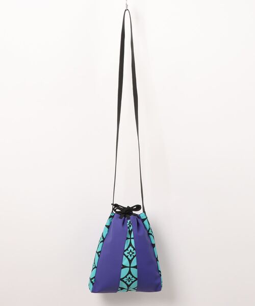 カヤ（カヤ）の「【カヤ】小紋八掛巾着ショルダーバッグ（ショルダーバッグ・レディース・パープル/ブルー/ブラック×ピンク・FREE）」の3枚目の写真
