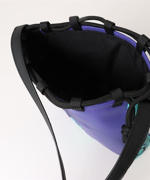 カヤ（カヤ）の「【カヤ】小紋八掛巾着ショルダーバッグ（ショルダーバッグ・レディース・パープル/ブルー/ブラック×ピンク・FREE）」の6枚目の写真