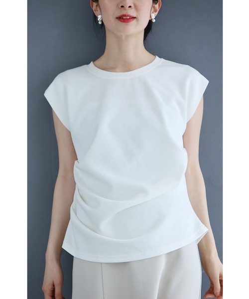 cawaii(カワイイ)の「アシンメトリーなドレープタックのカットソートップス(Tシャツ/カットソー・レディース・ネイビー/ホワイト/ベージュ・FREE)」の1枚目の写真