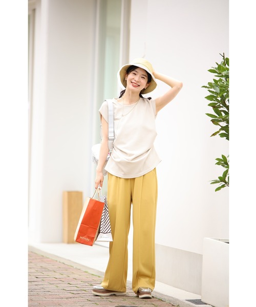 cawaii(カワイイ)の「アシンメトリーなドレープタックのカットソートップス(Tシャツ/カットソー・レディース・ネイビー/ホワイト/ベージュ・FREE)」の8枚目の写真