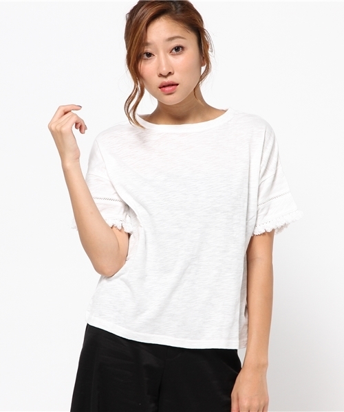 AZUL by moussy(アズールバイマウジー)の「スラブ天竺 フリンジスリーブ(Tシャツ/カットソー・レディース・キャメル/オフホワイト/トップグレー・MEDIUM/SMALL/LARGE)」の12枚目の写真