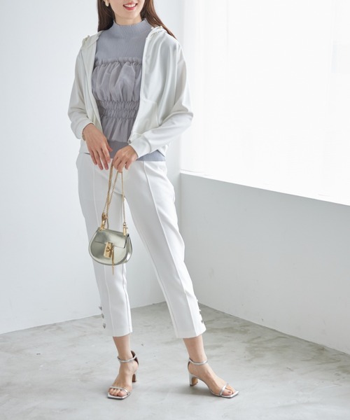 tocco closet(トッコ クローゼット)の「ポケット付きパール装飾ジップパーカー(パーカー・レディース・ブラック/オフホワイト/ピンク・M)」の22枚目の写真