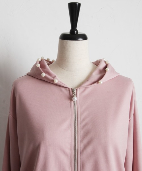 tocco closet(トッコ クローゼット)の「ポケット付きパール装飾ジップパーカー(パーカー・レディース・ブラック/オフホワイト/ピンク・M)」の13枚目の写真