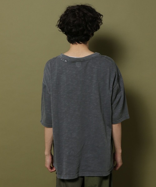 niko and...(ニコアンド)の「【NATOKii(ネイトゥーキー)】スラブダメージT(Tシャツ/カットソー・メンズ・ベージュ/スモーク・MEDIUM/LARGE)」の9枚目の写真