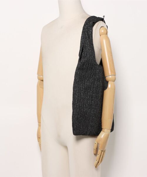 Elura（エルーラ）の「シャイニートートバッグ/113617（トートバッグ・レディース・シルバー/ブラック・ONE SIZE）」の5枚目の写真