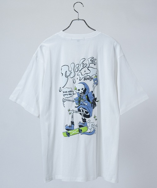 JOHN'S CLOSET(ジョンズクローゼット)の「【13】アソートデザイン 発泡/蓄光 プリント ビッグシルエット Tシャツ(Tシャツ/カットソー・メンズ・ブルー/ラベンダー/ホワイト系1/ホワイト系2/ホワイト系3/ホワイト系4/ホワイト系5/ブラック系1/ブラック系2/ブラック系3/ブラック系4/ブラック系5/スモークピンク/グリーン系1/ホワイト系7/ピンク系1/グレー系1/ホワイト系6/ブラック系6/ブラック系7/グレー系2・MEDIUM/LARGE)」の7枚目の写真