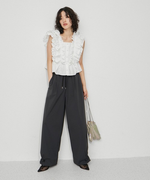 ADAM ET ROPE'(アダムエロペ)の「【サステナブル】ペタルフリルブラウス(シャツ/ブラウス・レディース・ホワイト/サックスブルー/ブラック・FREE)」の21枚目の写真