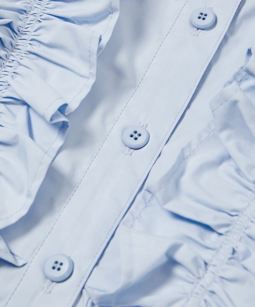 ADAM ET ROPE'(アダムエロペ)の「【サステナブル】ペタルフリルブラウス(シャツ/ブラウス・レディース・ホワイト/サックスブルー/ブラック・FREE)」の4枚目の写真