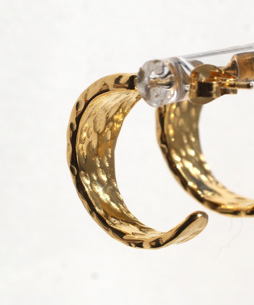 abaskdesign(アバスクデザイン)の「金属アレルギー対応 ゴールドラインフープステンレスピアス(ピアス(両耳用)・レディース・ゴールド・FREE)」の8枚目の写真