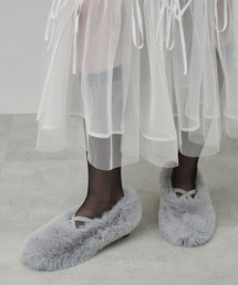 J1U by LA BELLE ETUDE（ジユウバイラベルエチュード）の「フェイクボリュームファーバレーシューズ（バレエシューズ）」