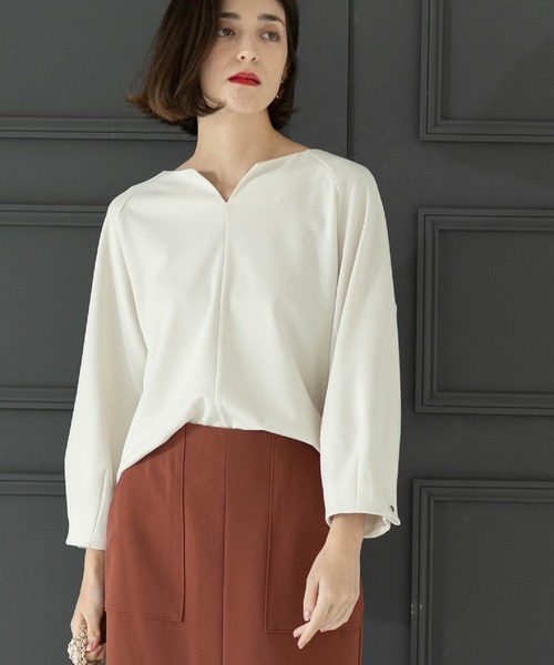 OPAQUE.CLIP（オペークドットクリップ）の「◆UV 袖口金ボタンキーネックトップス【吸水速乾/洗濯機洗い可】（Tシャツ/カットソー・レディース・オフホワイト/ベージュ/ネイビー/ブラック・40/38/36/42）」の5枚目の写真
