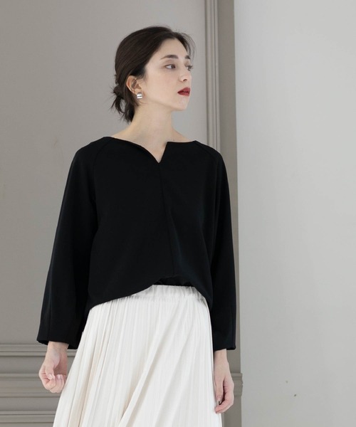 OPAQUE.CLIP（オペークドットクリップ）の「◆UV 袖口金ボタンキーネックトップス【吸水速乾/洗濯機洗い可】（Tシャツ/カットソー・レディース・オフホワイト/ベージュ/ネイビー/ブラック・40/38/36/42）」の16枚目の写真