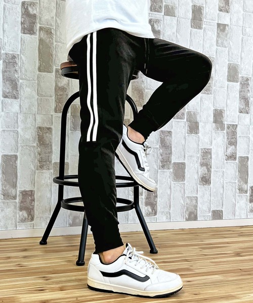 TopIsm(トップイズム)の「無地ライン入り ジャージ素材 ジョガーパンツ(スウェットパンツ・メンズ・ブラック系4/ブラック系3/ブラック系2/ブラック系1/ブラック/ブラック系6/ブラック系5・LL/L/M)」の12枚目の写真