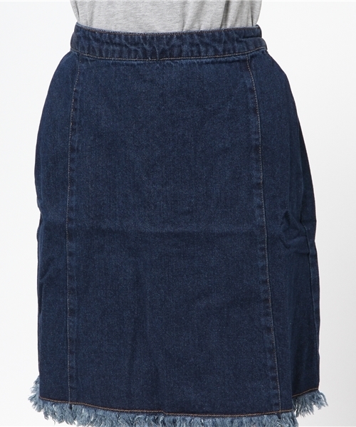 mystic（ミスティック）の「【mystic】デニム裾フリンジ台形スカート（スカート・レディース・ブルー/ネイビー・2/1）」の6枚目の写真