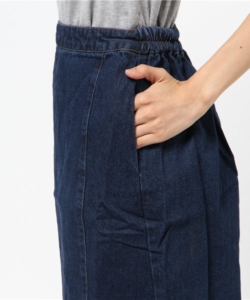 mystic（ミスティック）の「【mystic】デニム裾フリンジ台形スカート（スカート・レディース・ブルー/ネイビー・2/1）」の8枚目の写真