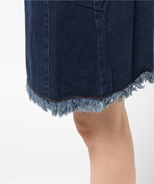 mystic（ミスティック）の「【mystic】デニム裾フリンジ台形スカート（スカート・レディース・ブルー/ネイビー・2/1）」の9枚目の写真