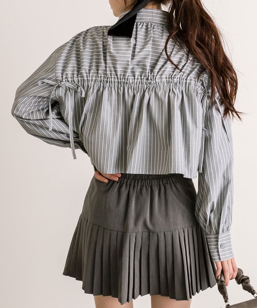 OLIVE des OLIVE(オリーブデオリーブ)の「ドロストクロップドシャツ(シャツ/ブラウス・レディース・オフホワイト/ブルー/グレー・FREE)」の19枚目の写真