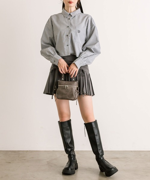 OLIVE des OLIVE(オリーブデオリーブ)の「ドロストクロップドシャツ(シャツ/ブラウス・レディース・オフホワイト/ブルー/グレー・FREE)」の18枚目の写真