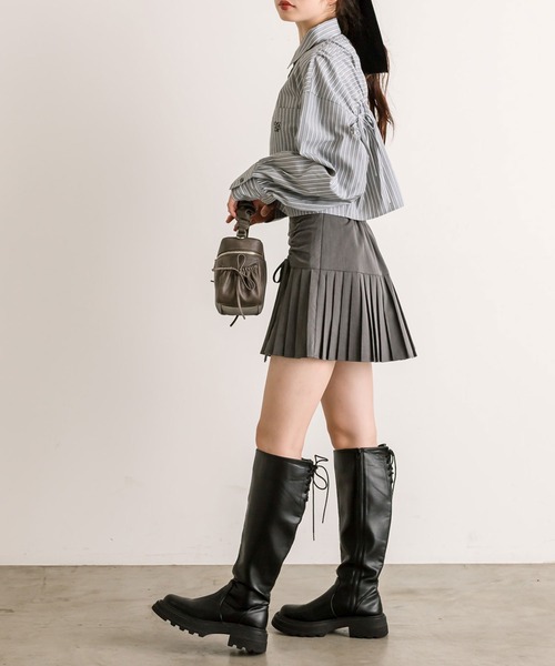 OLIVE des OLIVE(オリーブデオリーブ)の「ドロストクロップドシャツ(シャツ/ブラウス・レディース・オフホワイト/ブルー/グレー・FREE)」の17枚目の写真