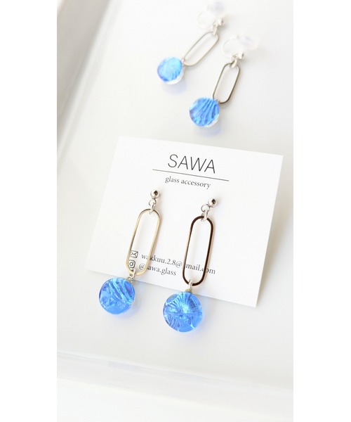 tone（トーン）の「【sawa】オーバルフープサークルピアス（M)(MA)（ピアス（両耳用）・レディース・ブルー・FREE）」の3枚目の写真